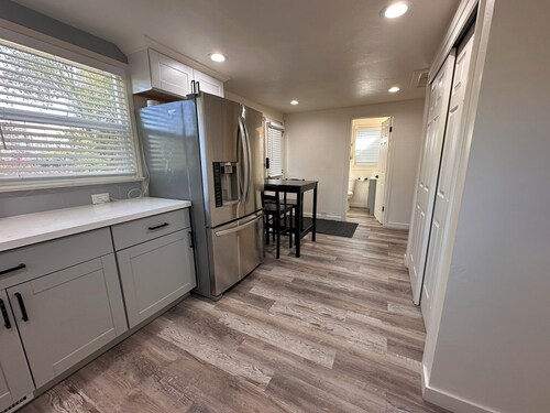 Super Clean, Pet Friendly, Cozy Cottage.
