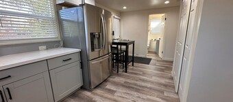 Super Clean, Pet Friendly, Cozy Cottage.