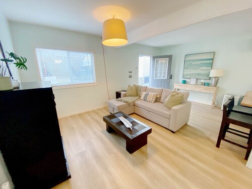 Charming Ocean Beach 2BR