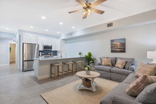 Waterside Condo in Sebastian!