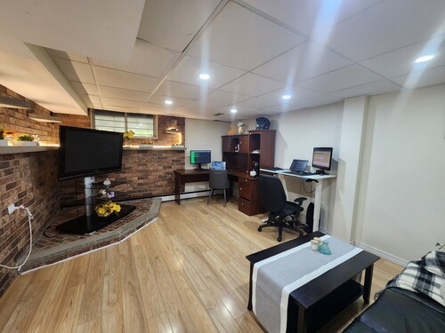 Private Room with Shared Kitchen & Washroom