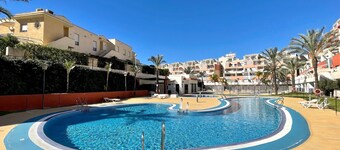 Apartment Near Beach With Pools and hot tub