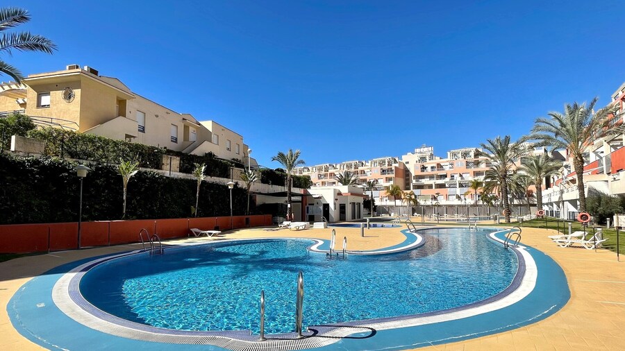 Apartment Near Beach With Pools and hot tub