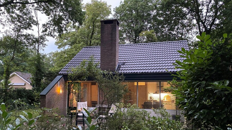 ホリデー ホーム イン アペルスカ ウィズ ガーデン