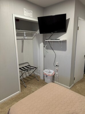 1 bedroom, internet, bed sheets