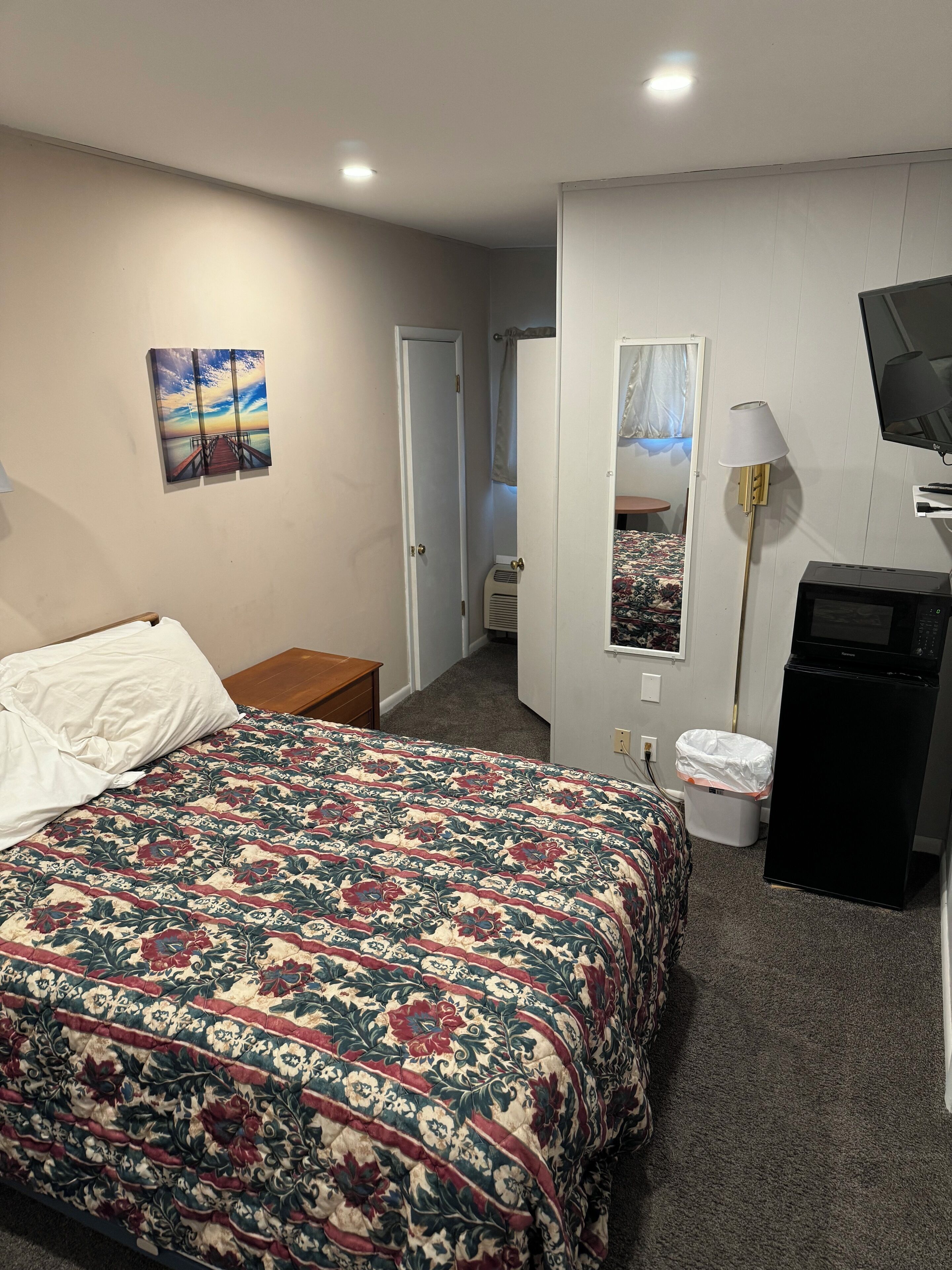 1 bedroom, internet, bed sheets