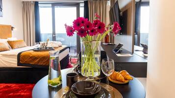 House | 1 bilik tidur, cadar katil