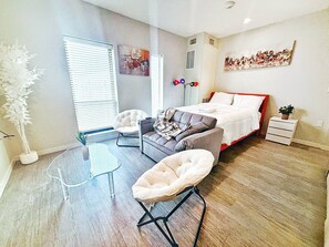 1 habitación, tabla de planchar con plancha y wifi 