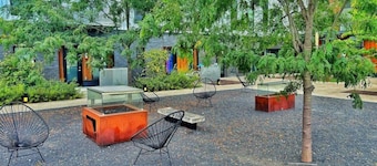 Urban Jungle Retreat (417)
