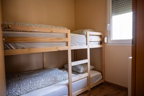 2 室のベッドルーム、WiFi、ベッドシーツ
