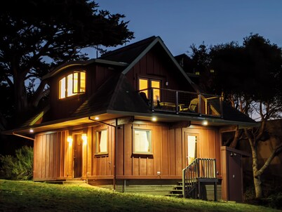 2 Story House with Nature Views 5-min Walk to Downtown Point Reyes