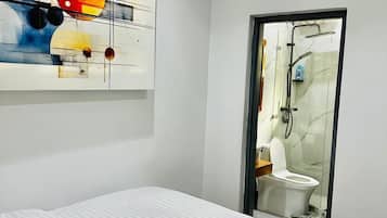 Ropa de cama de alta calidad y escritorio