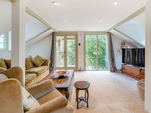 Living area - Casa BowWow - UK48047 (Rudry, near Cardiff)