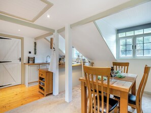 Dining - Casa BowWow - UK48047 (Rudry, near Cardiff)