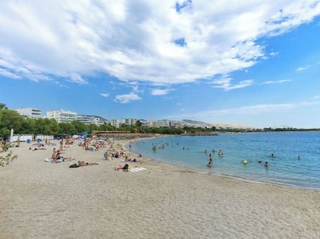 Plage. Coastal Suites at Alimos Beach