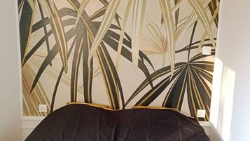 1 chambre, fer et planche Ă repasser, Wi-Fi, draps fournis