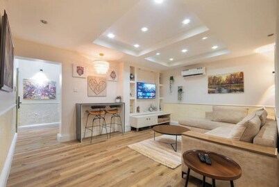 Spacious and Alluring 1 Bed Apt.