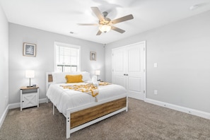 2 bedrooms, desk, iron/ironing board, free WiFi