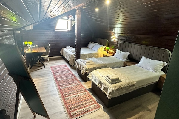 Ropa de cama de alta calidad, colchones con efecto memoria y minibar