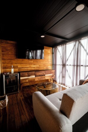 Deluxe Suite | Living area