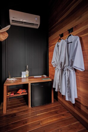 Comfort Room, Desert view | Down duvets, minibar, free WiFi, bed sheets