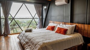 Suite – deluxe | Dundyner, minibar, wi-fi (inkludert) og sengetøy