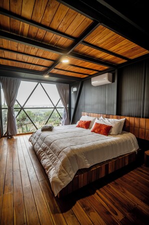 Deluxe suite | Donsdekens, een minibar, gratis wifi, beddengoed