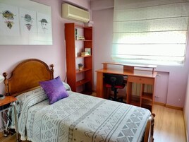 Iron/ironing board, free WiFi