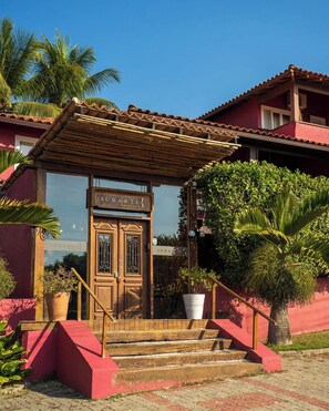 Front of property - Jubarte Hotel - Tawa Beach Club (Búzios)