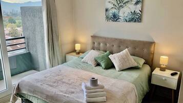 2 habitaciones, escritorio, tabla de planchar con plancha y wifi gratis