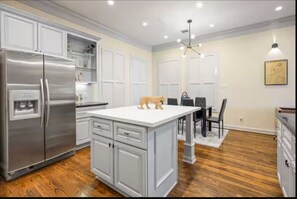 Dining - Central Chic: Trendy Midtown 3BR Retreat (Houston)