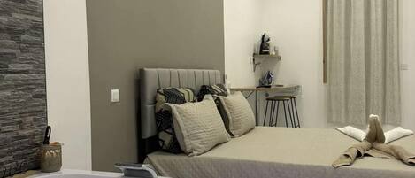 1 bedroom, desk, iron/ironing board, free WiFi