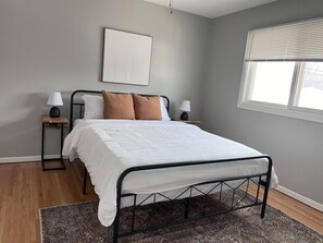 3 bedrooms, iron/ironing board, free WiFi, bed sheets