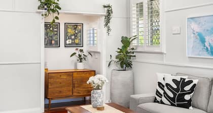 Cosy Cottage at Scarborough Beach