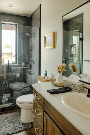 Shower, hair dryer, towels, soap - NEW charming 3 bedroom cottage nestled on the scenic Red Lodge Golf Course  (Red Lodge)