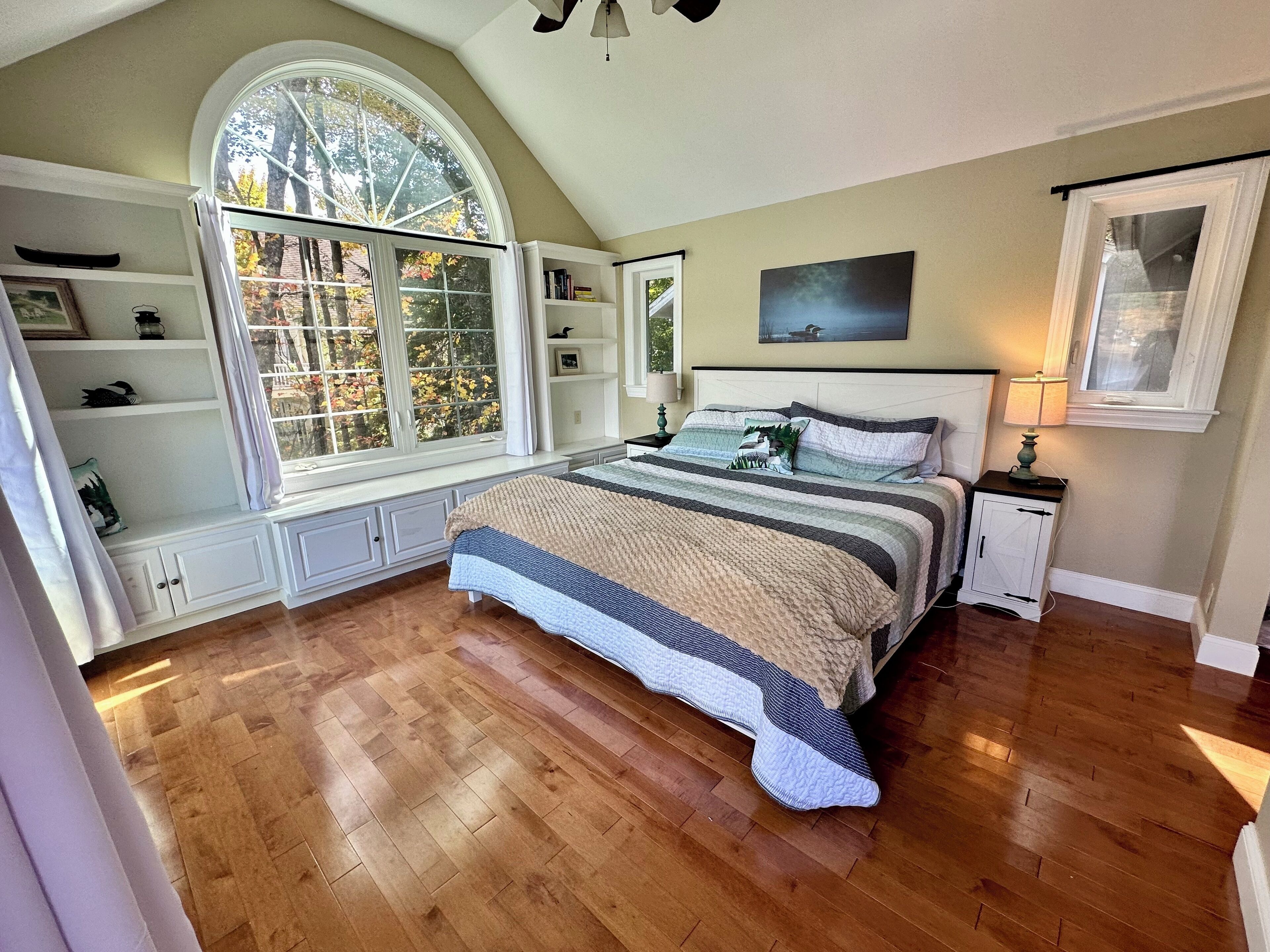 5 Schlafzimmer, Schreibtisch, Bügeleisen/Bügelbrett, Reisekinderbett