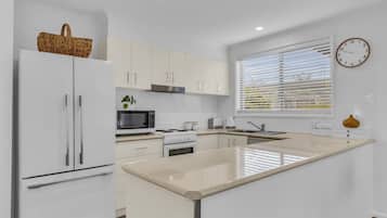 Microwave, oven
