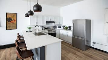 Micro-ondas, fogão, cooktop, lava-louças