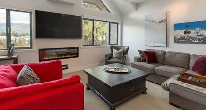 Black Tusk | Top Floor + Best Location + Mtn Views