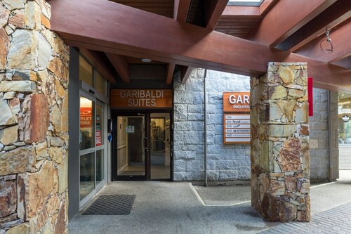 Black Tusk | Top Floor + Best Location + Mtn Views