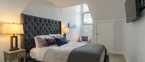 2 bedrooms, desk, iron/ironing board, travel cot