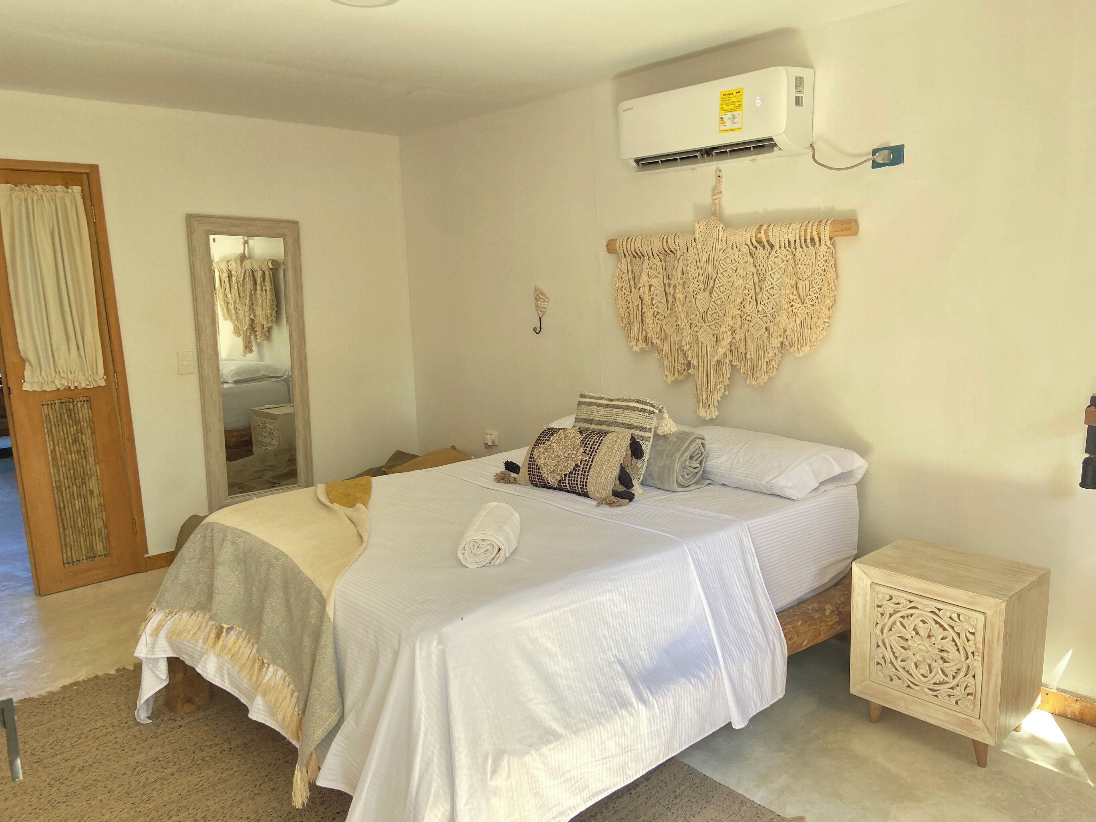 House | 5 bedrooms, free WiFi