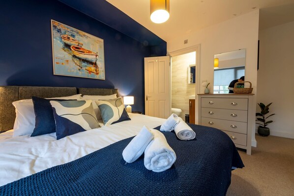 2 bedrooms, iron/ironing board, WiFi, bed sheets - Loates Lodge Top Floor Apartment (Hertfordshire)