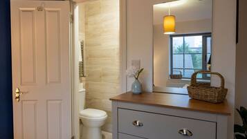 SĂšche-cheveux, serviettes fournies