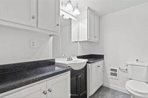 Towels, soap, shampoo, toilet paper