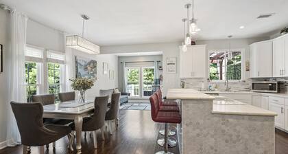 Cheerful 4-Bedroom Townhouse with Indoor Fireplace