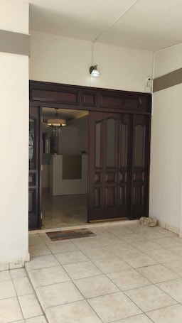 Property entrance. CUMBRESUITES