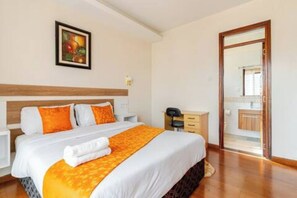 2 bedrooms, iron/ironing board, WiFi, bed sheets - Prince House 2 bedroom Apartment (Kilimani, Nairobi)