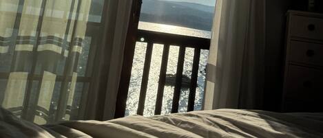 3 عدّة غرف نوم ومكتب وواي فاي وملاءات أسرّة