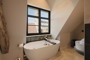 Coffres-forts dans les chambres, bureau, rideaux occultants